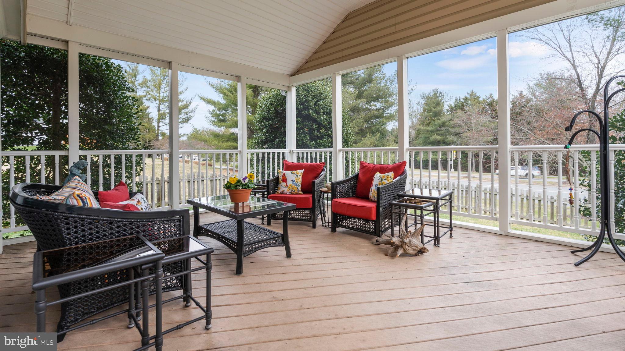 HAMPTON OAKS - Residential