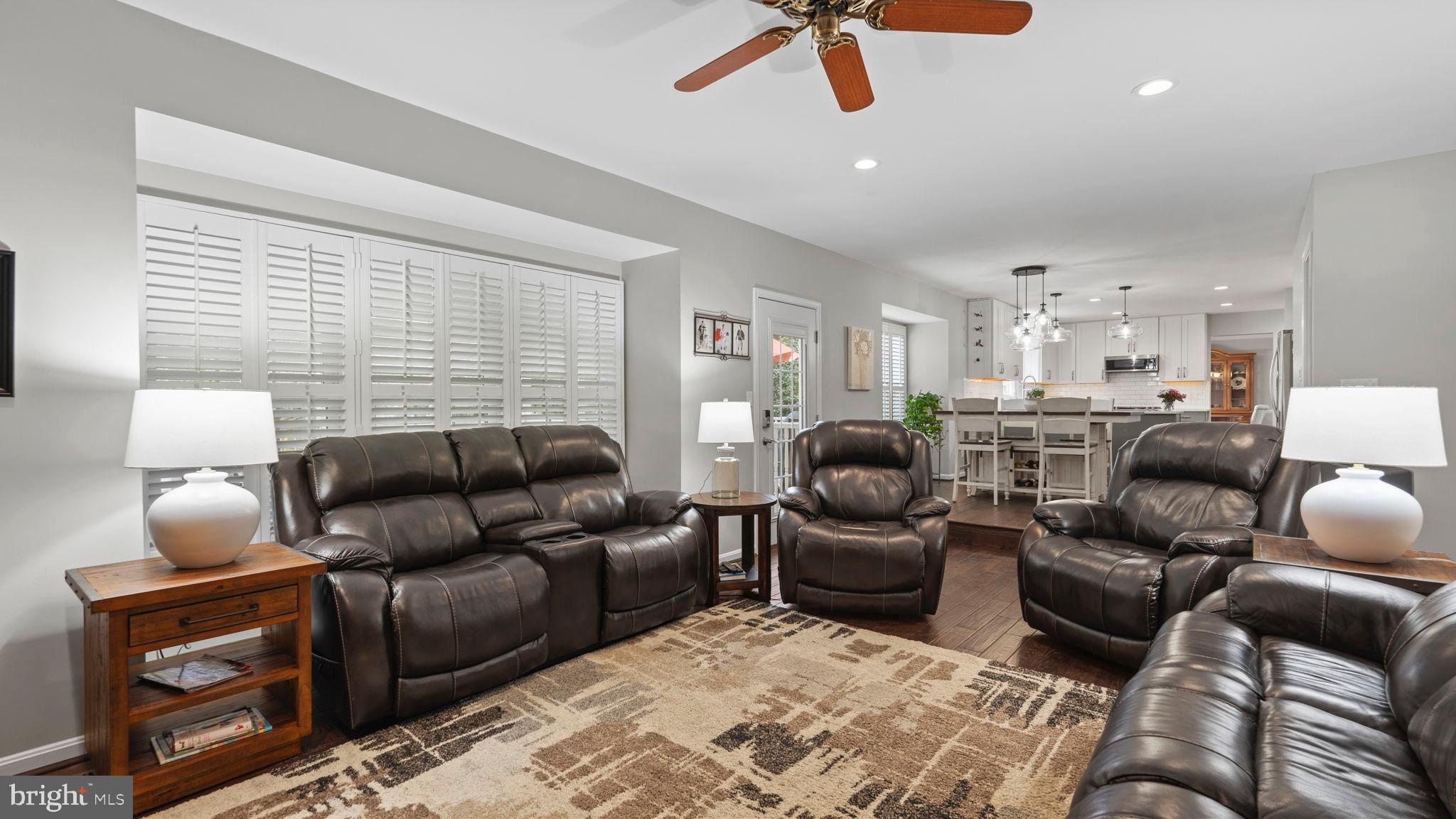 HAMPTON OAKS - Residential