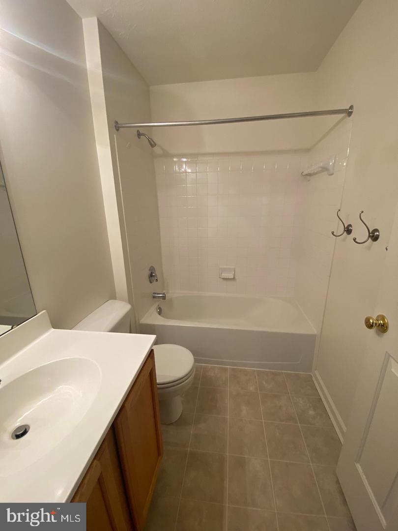 WESLEY WOODS - Residential Lease