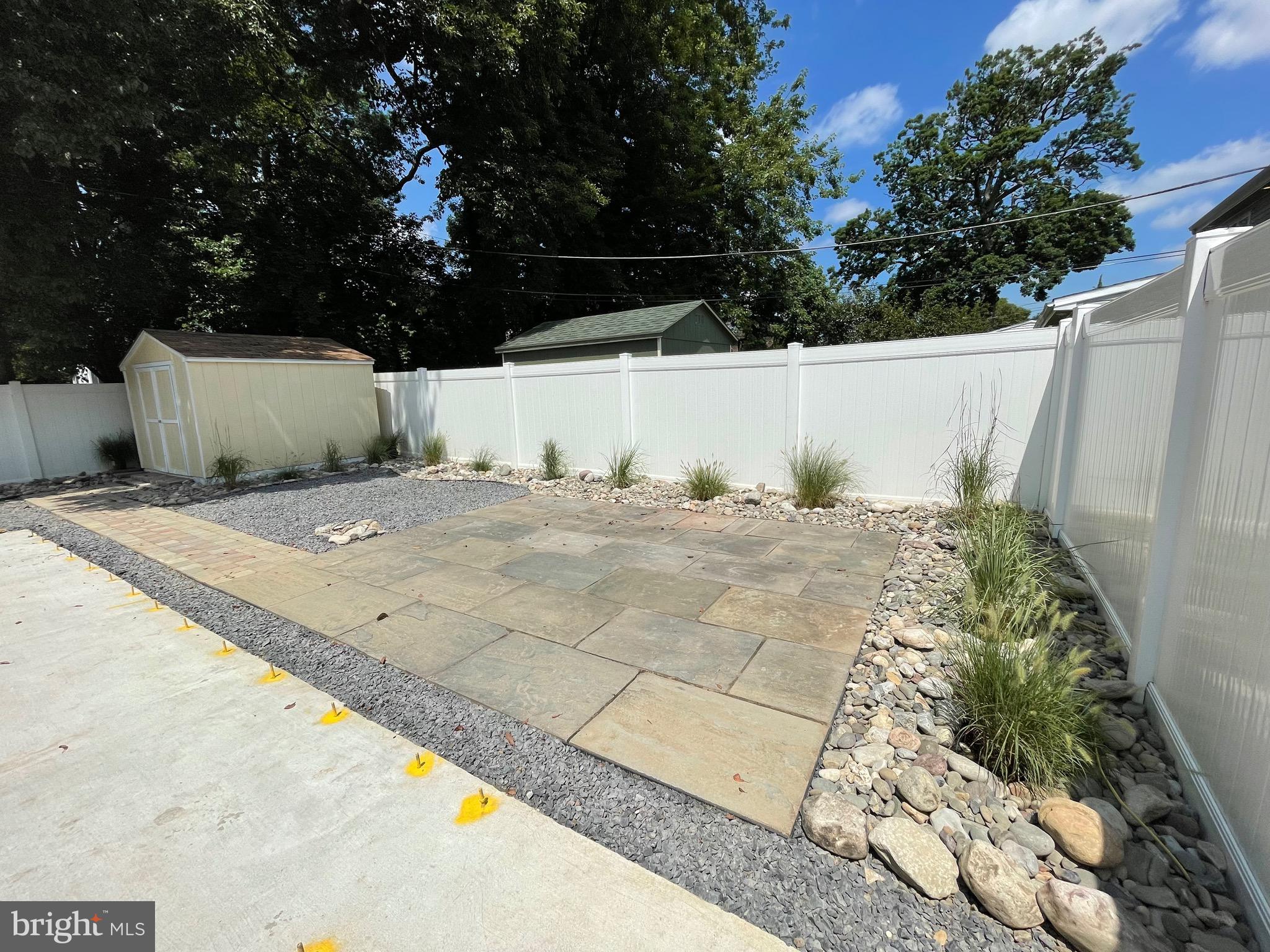 ACADEMY GARDENS - Commercial Lease