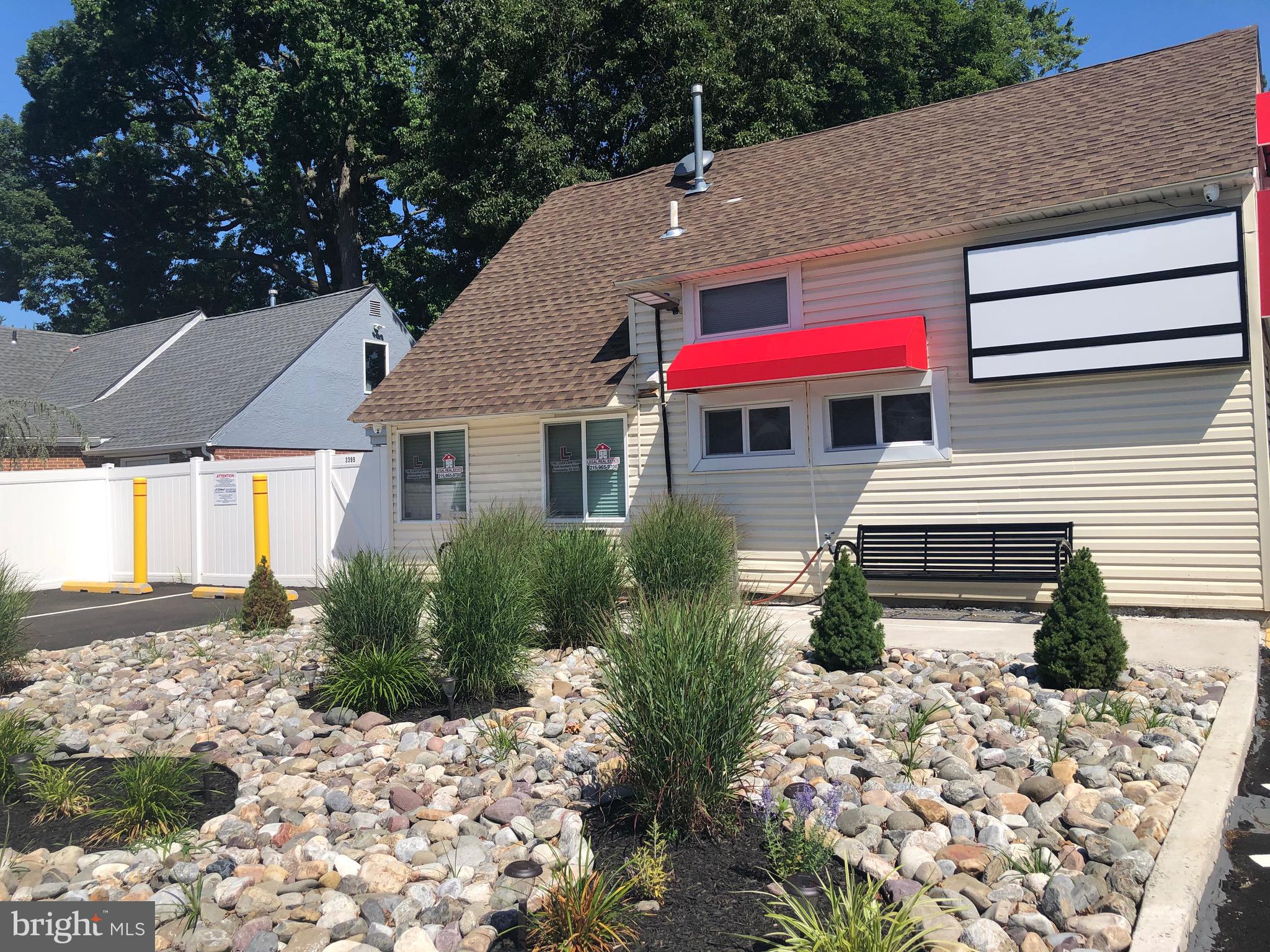 ACADEMY GARDENS - Commercial Lease