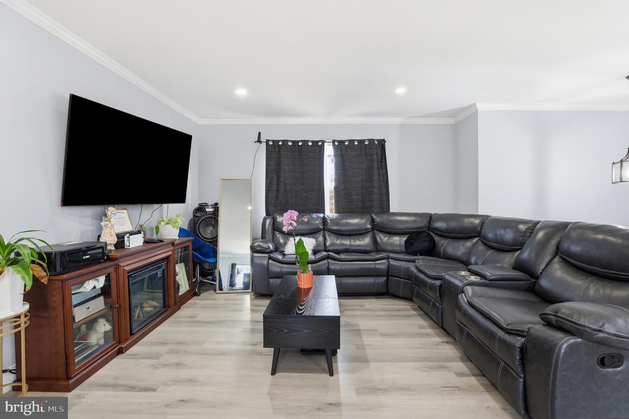 ST CHARLES BANNISTER - Residential