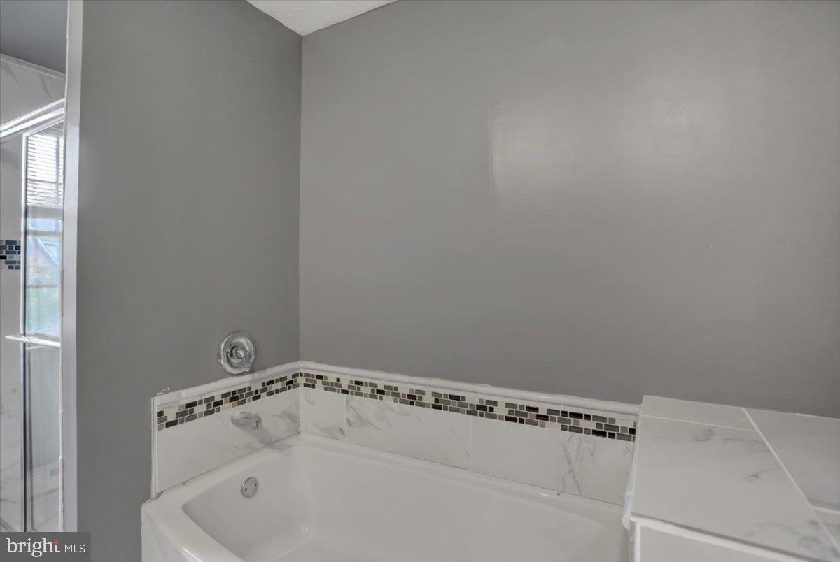 FOOTHILLS OF KENSINGTON - Residential