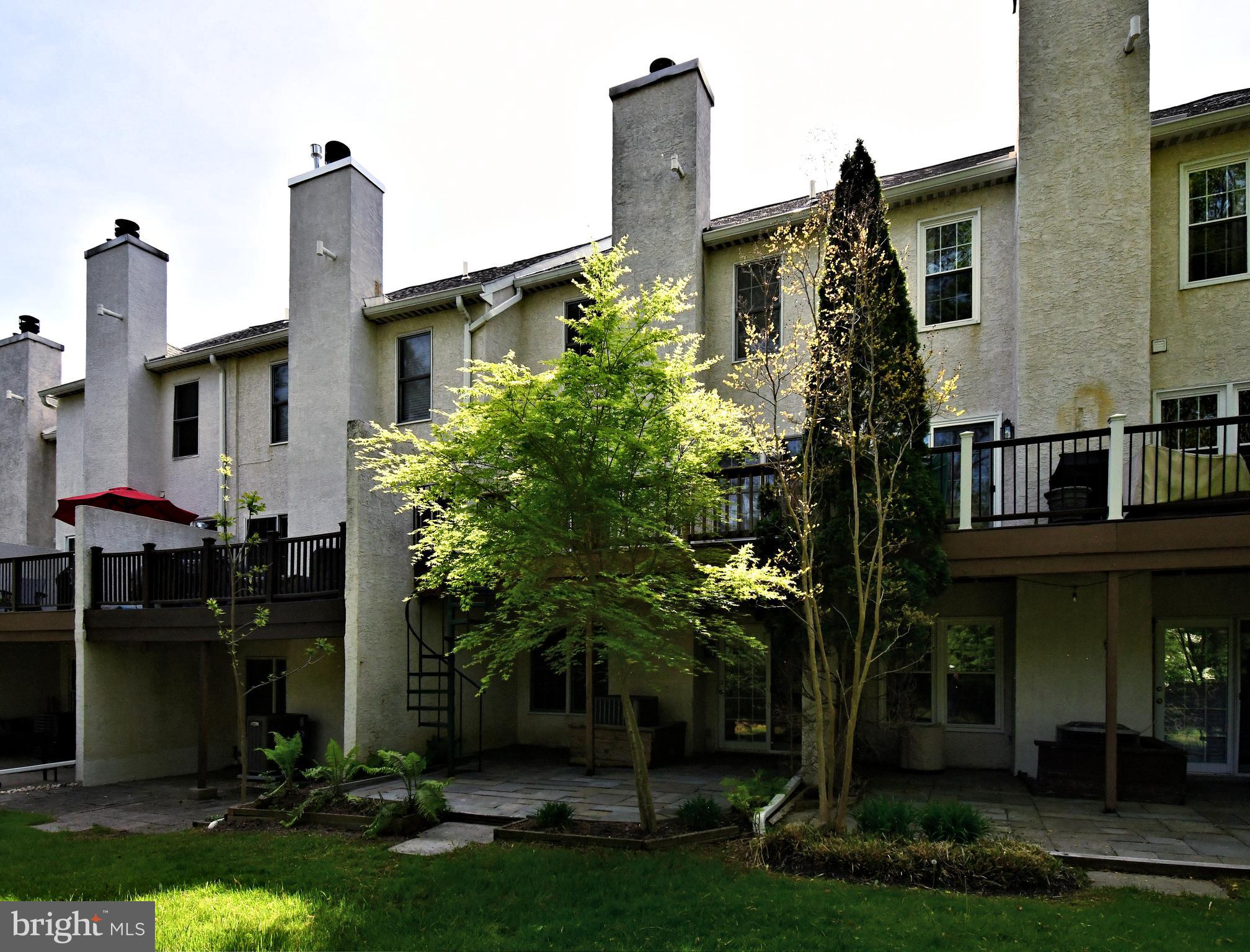 LAFAYETTE HILL - Residential
