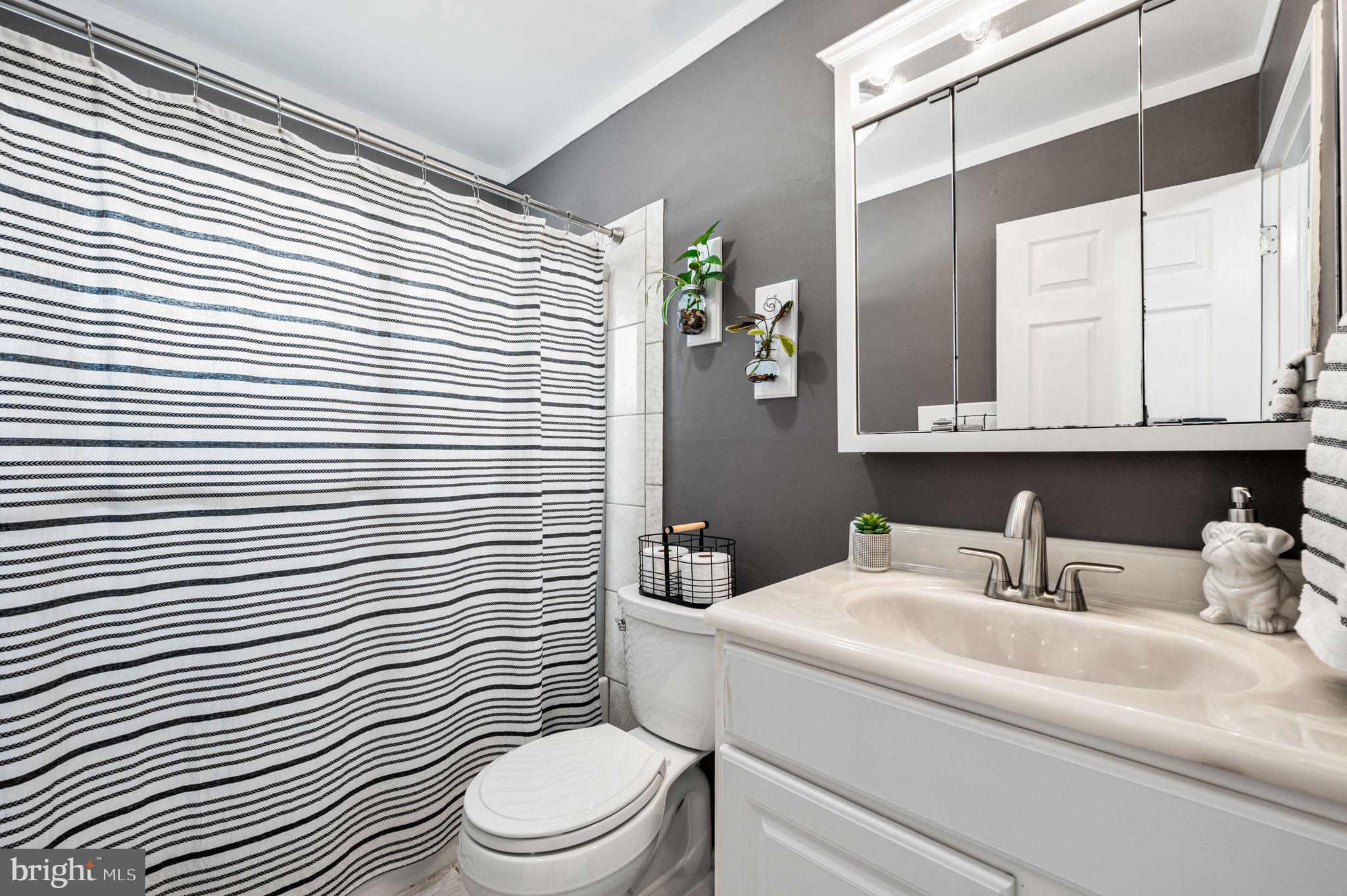 SNOWBALL GATE - Residential