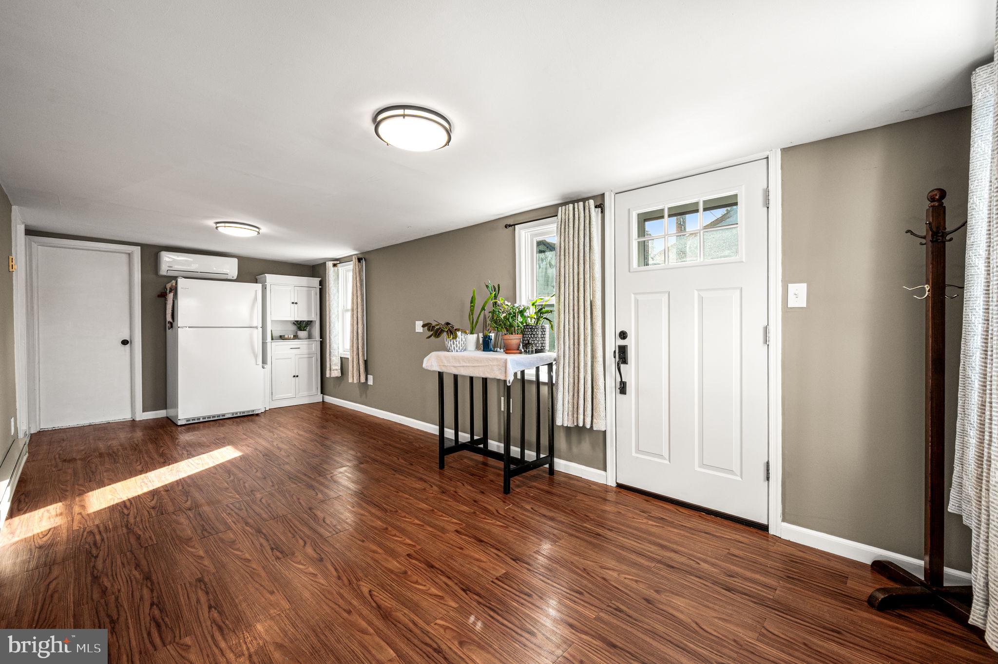 SNOWBALL GATE - Residential