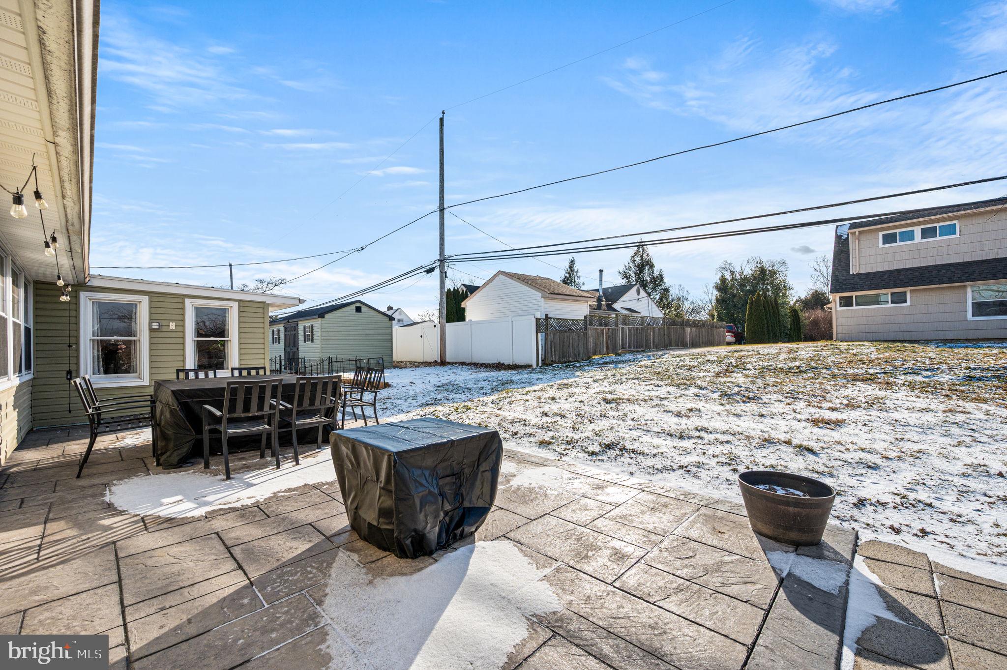 SNOWBALL GATE - Residential