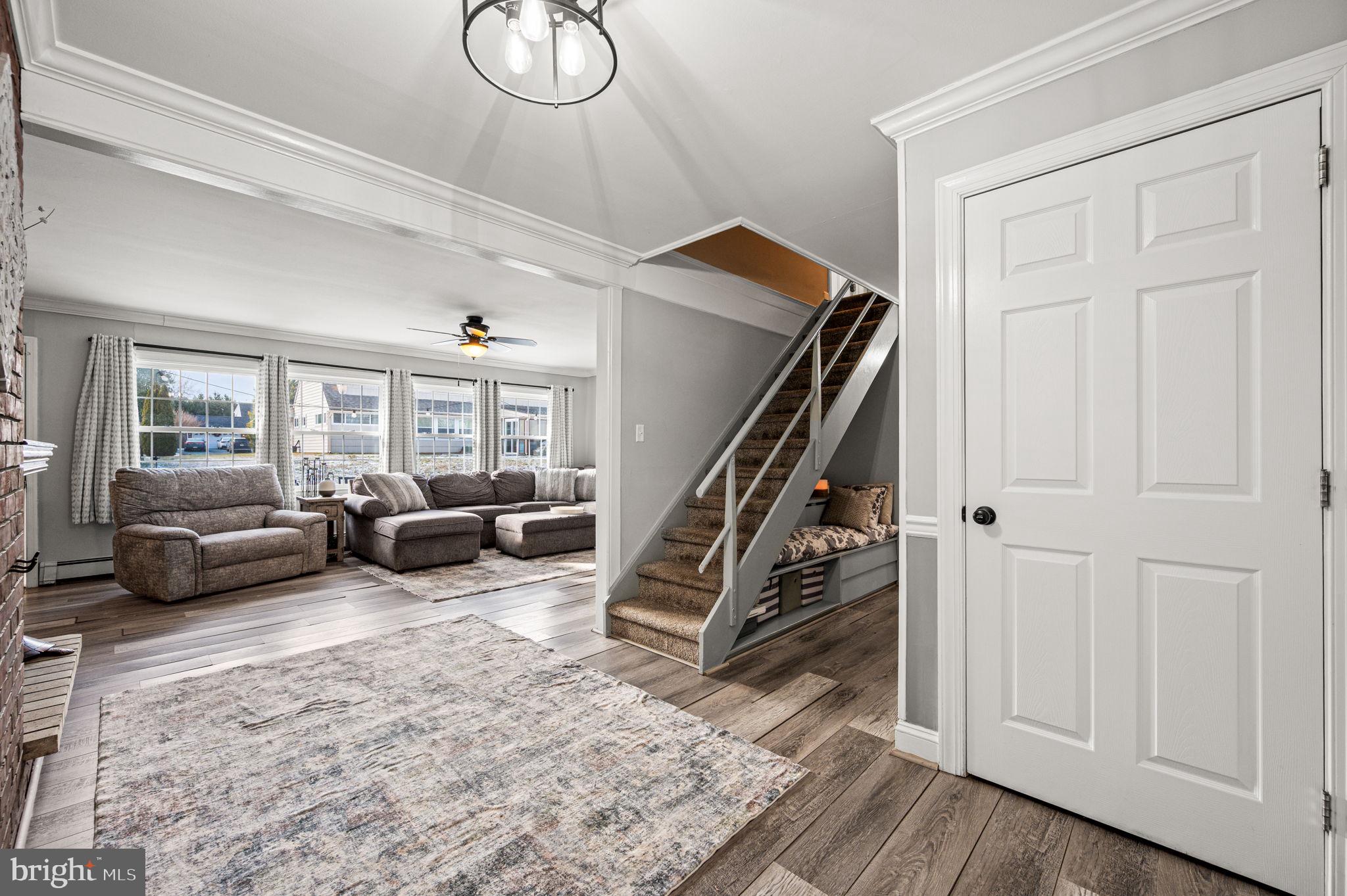 SNOWBALL GATE - Residential