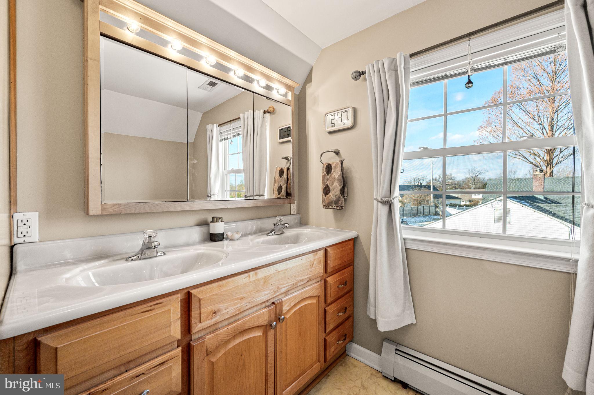 SNOWBALL GATE - Residential