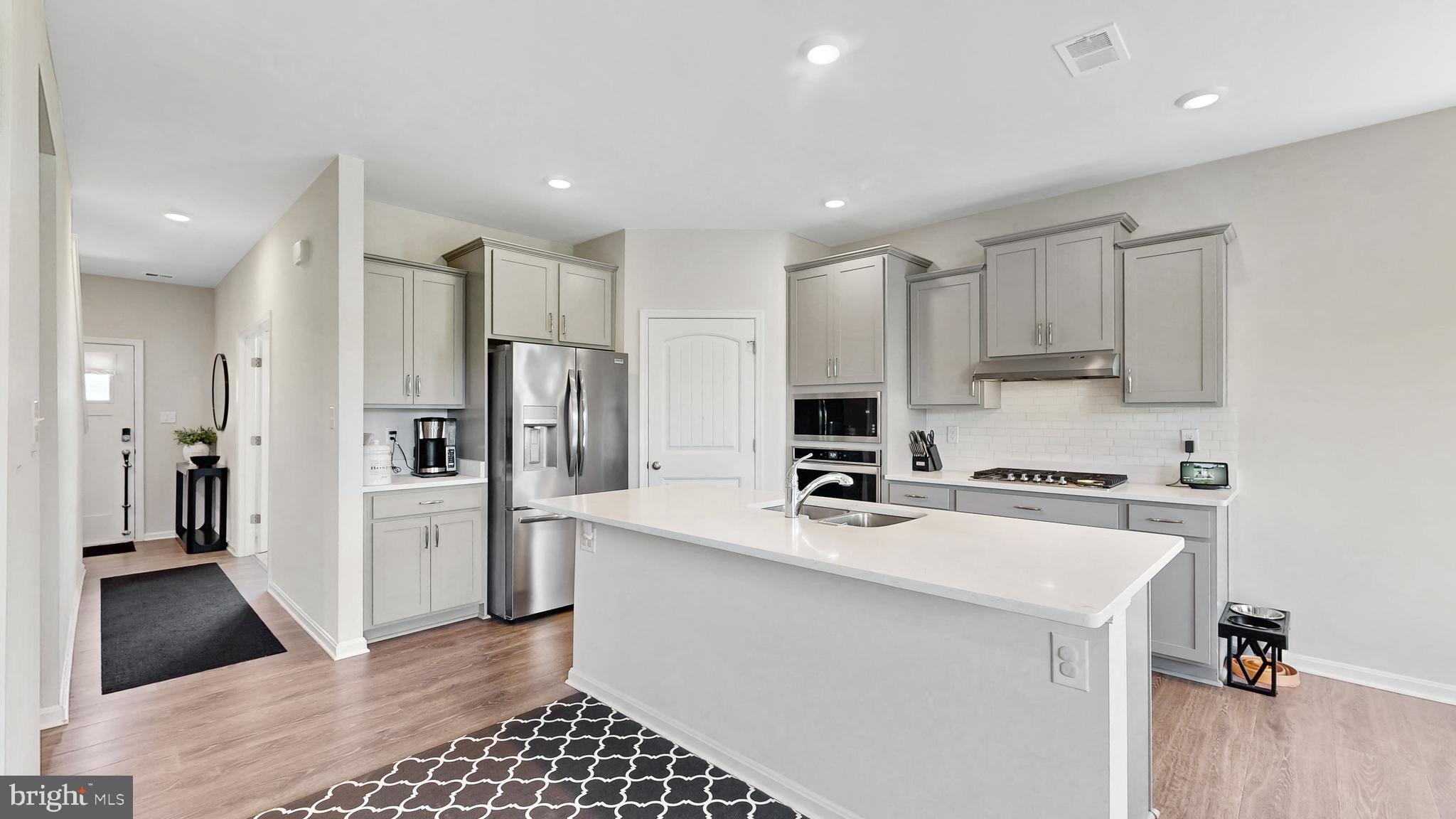 18069 S WHITE CEDAR COURT
