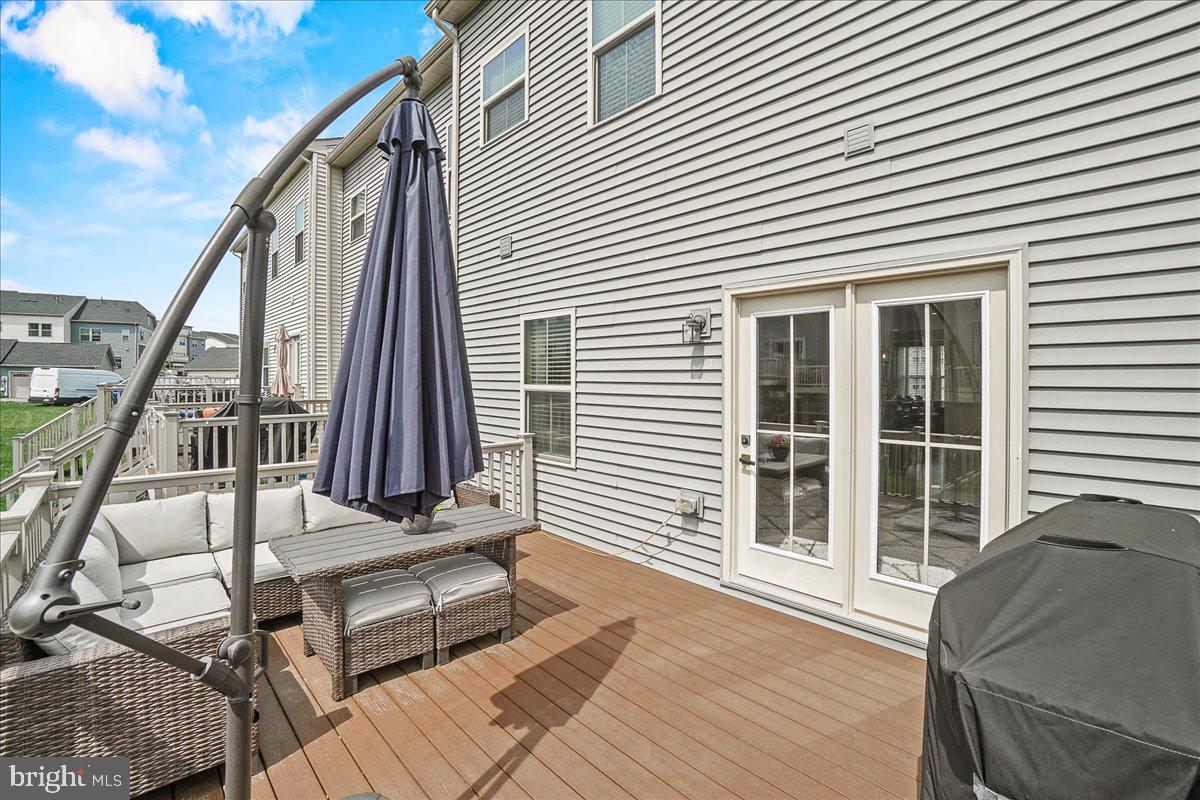 LAKE LINGANORE TOWN CENTER - Residential