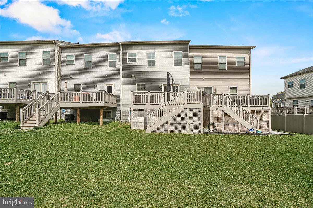 LAKE LINGANORE TOWN CENTER - Residential