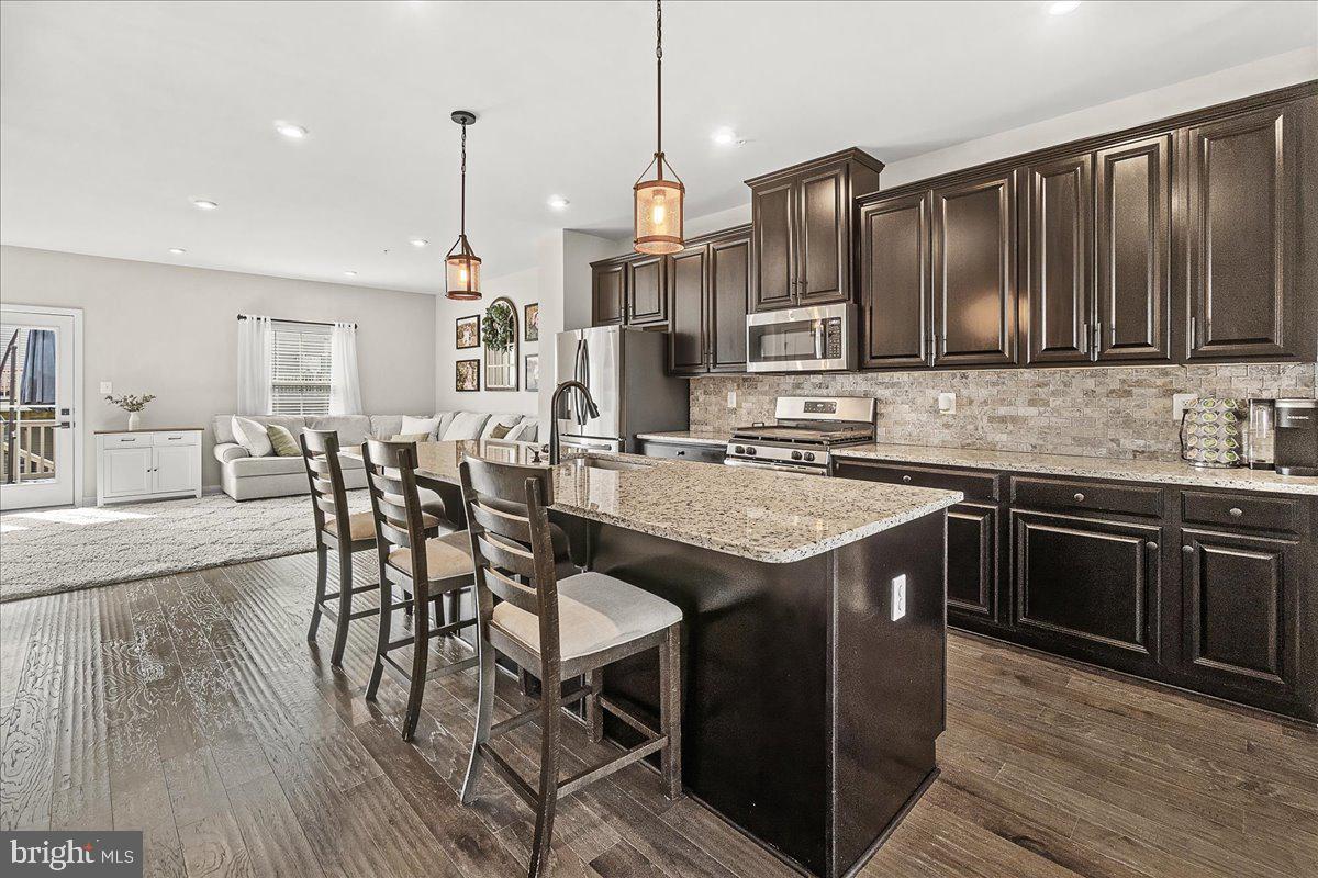 LAKE LINGANORE TOWN CENTER - Residential