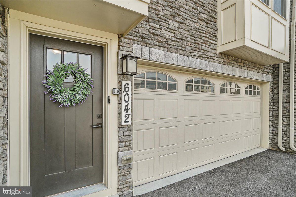 LAKE LINGANORE TOWN CENTER - Residential