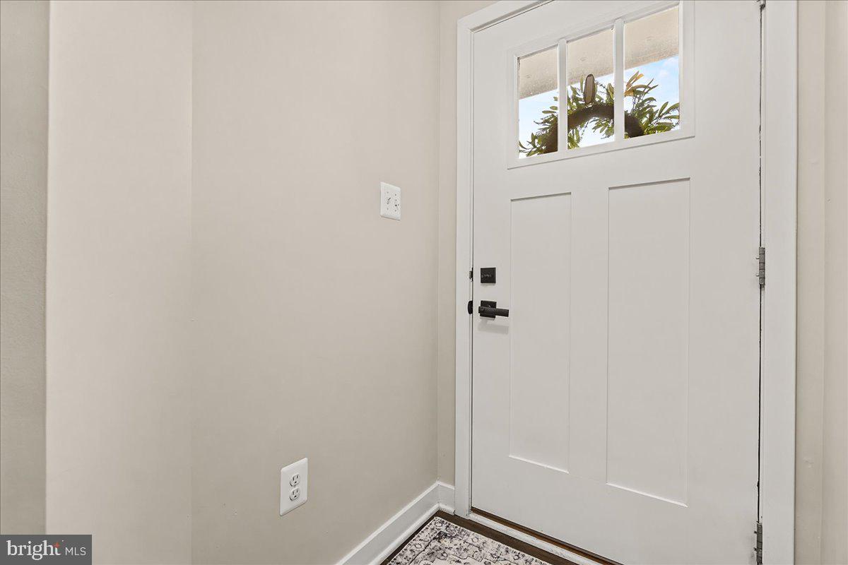 LAKE LINGANORE TOWN CENTER - Residential