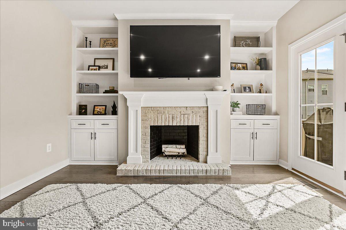 LAKE LINGANORE TOWN CENTER - Residential