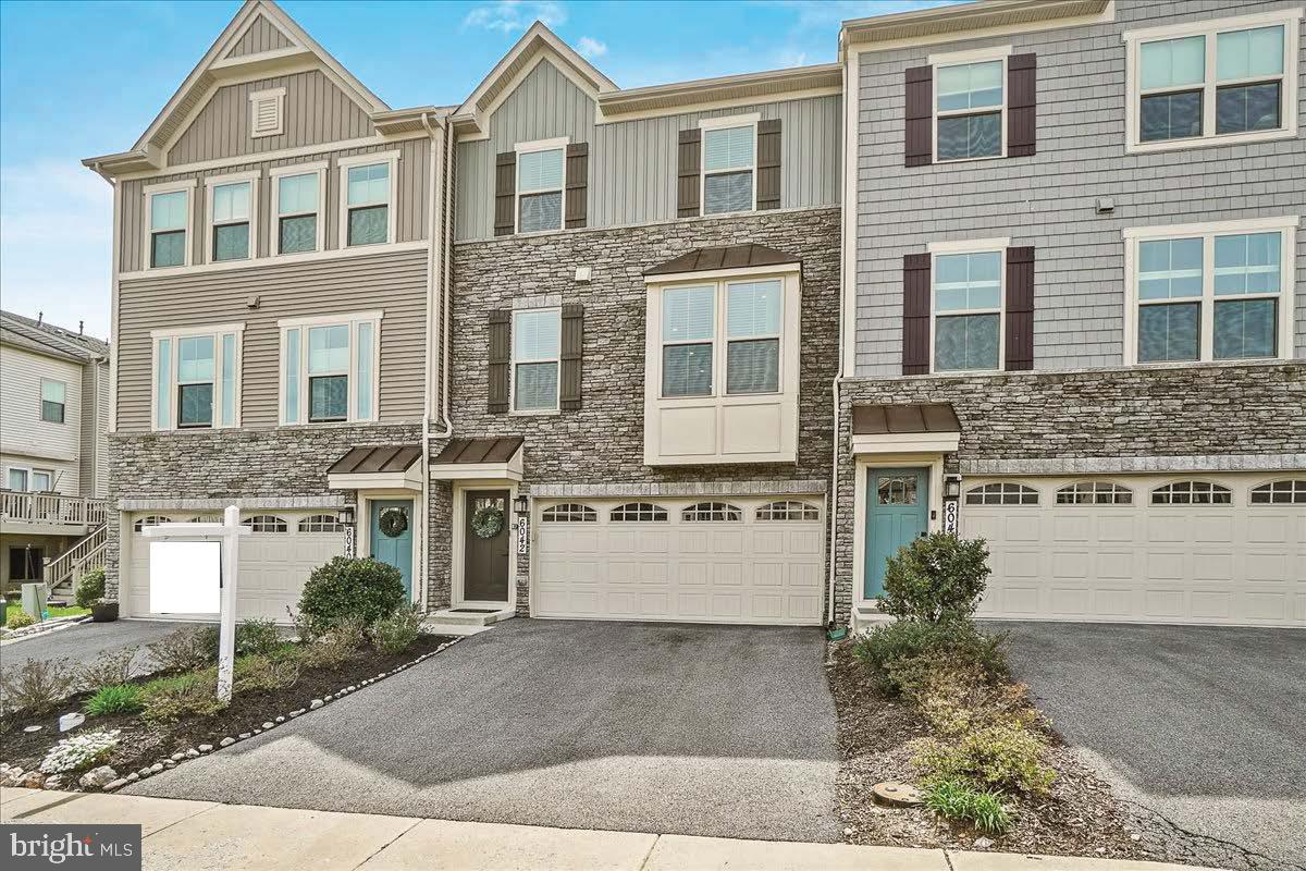 LAKE LINGANORE TOWN CENTER - Residential