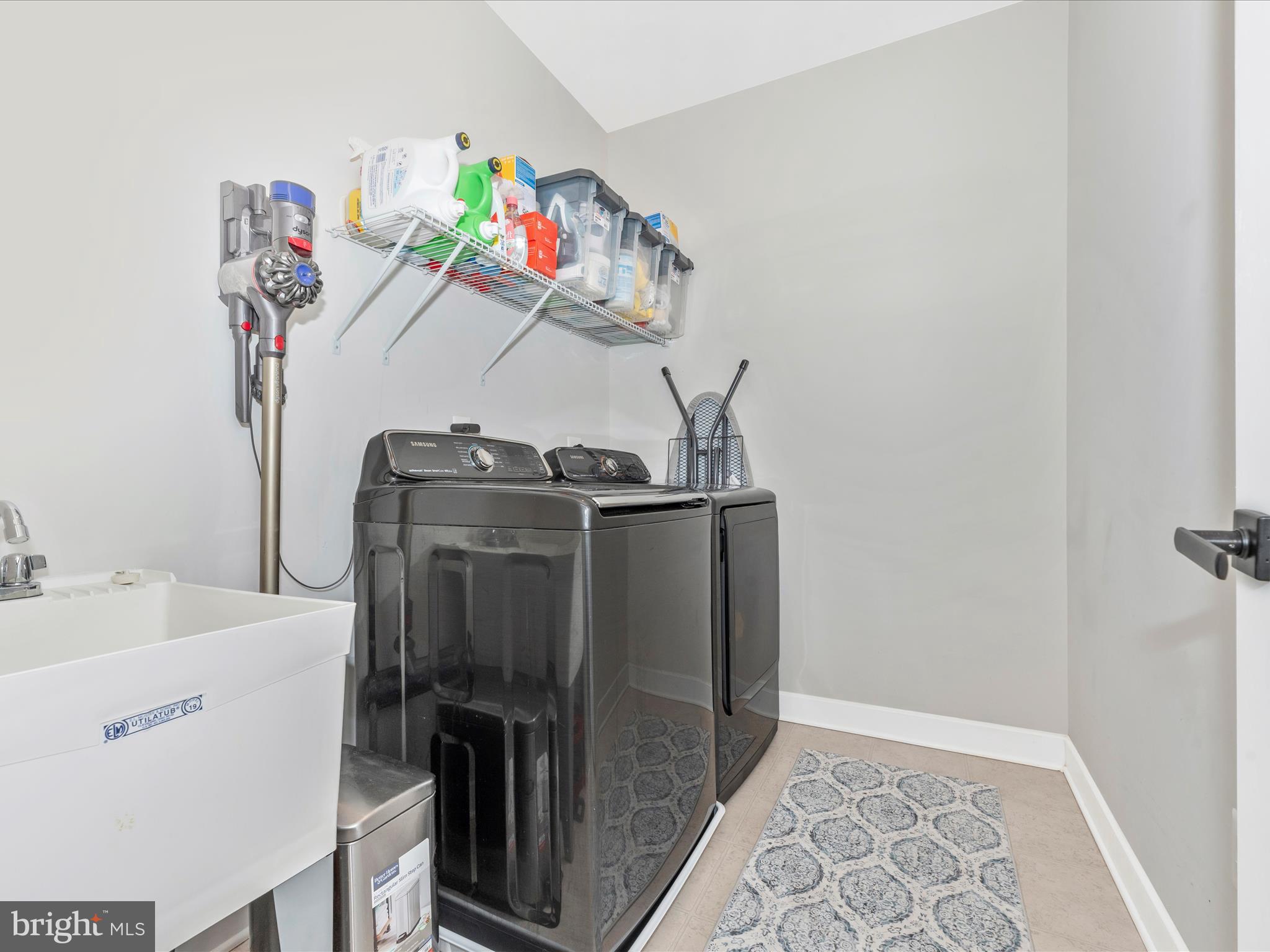 LAKE LINGANORE TOWN CENTER - Residential