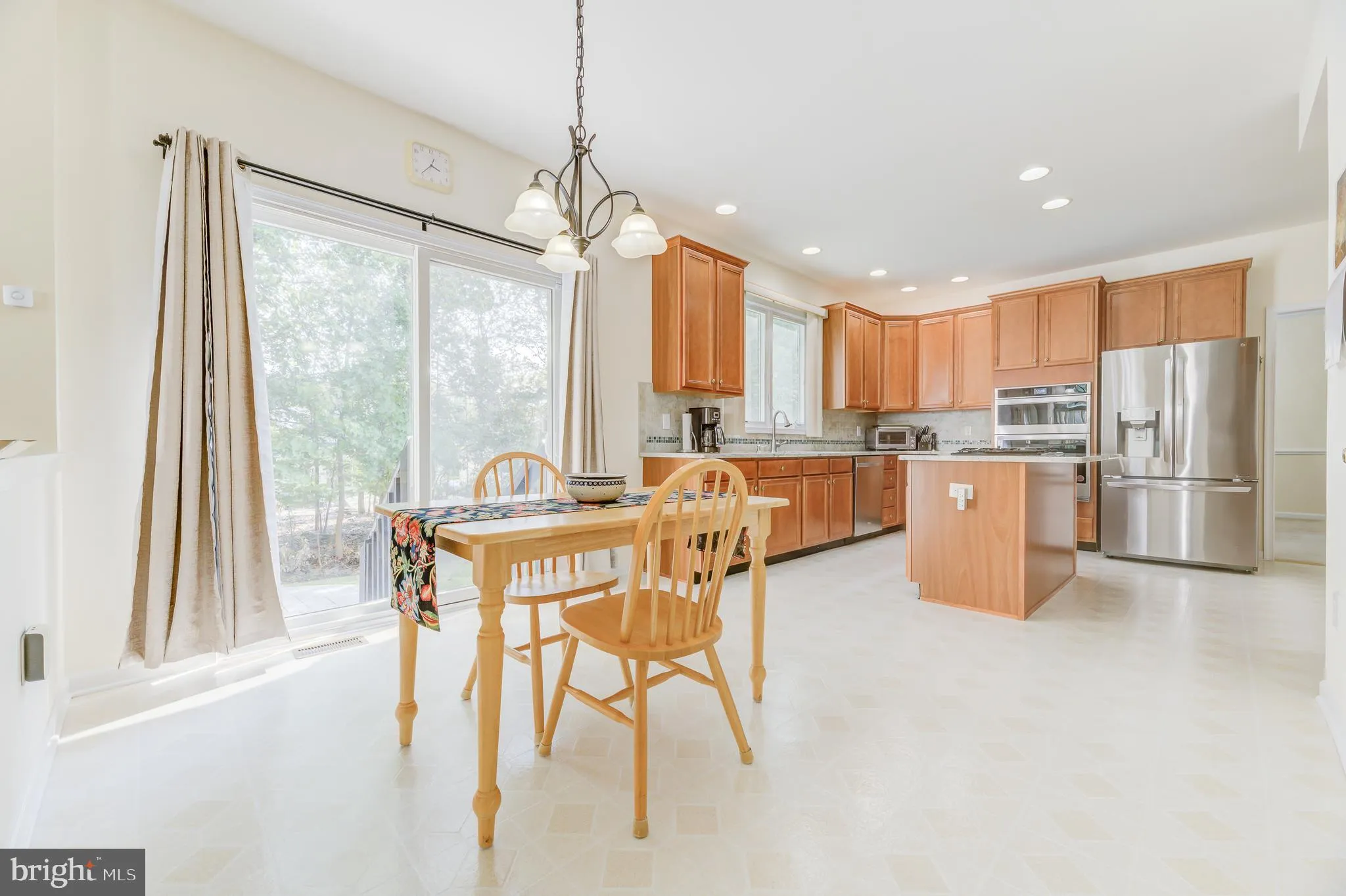 Princeton, New Jersey 08540, United States, 5 Bedrooms Bedrooms, ,3 BathroomsBathrooms,Residential,Contingent,216402