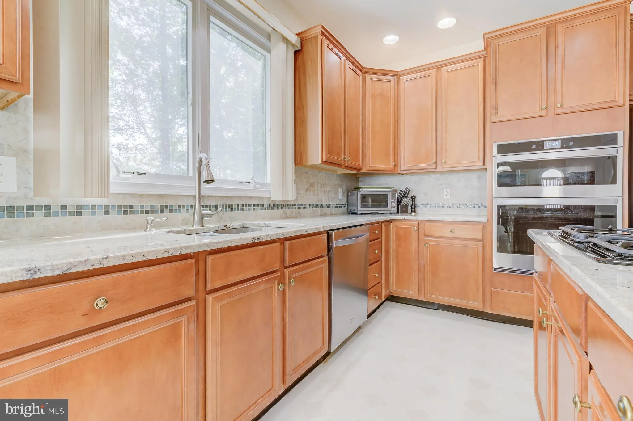 Princeton, New Jersey 08540, United States, 5 Bedrooms Bedrooms, ,3 BathroomsBathrooms,Residential,Contingent,216402