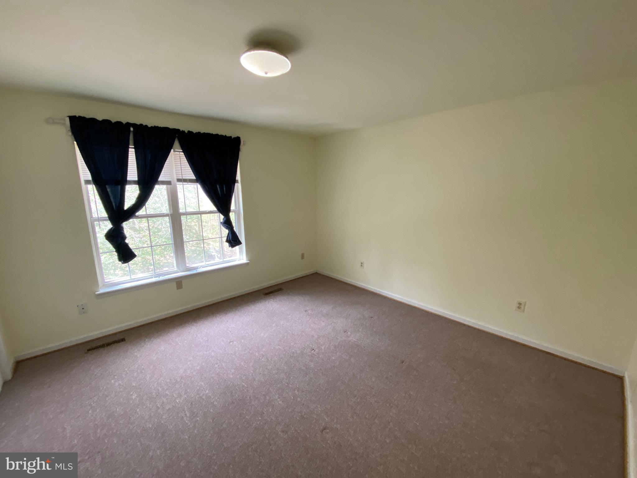 KINGS WOOD TOWNHOMES - Residential Lease