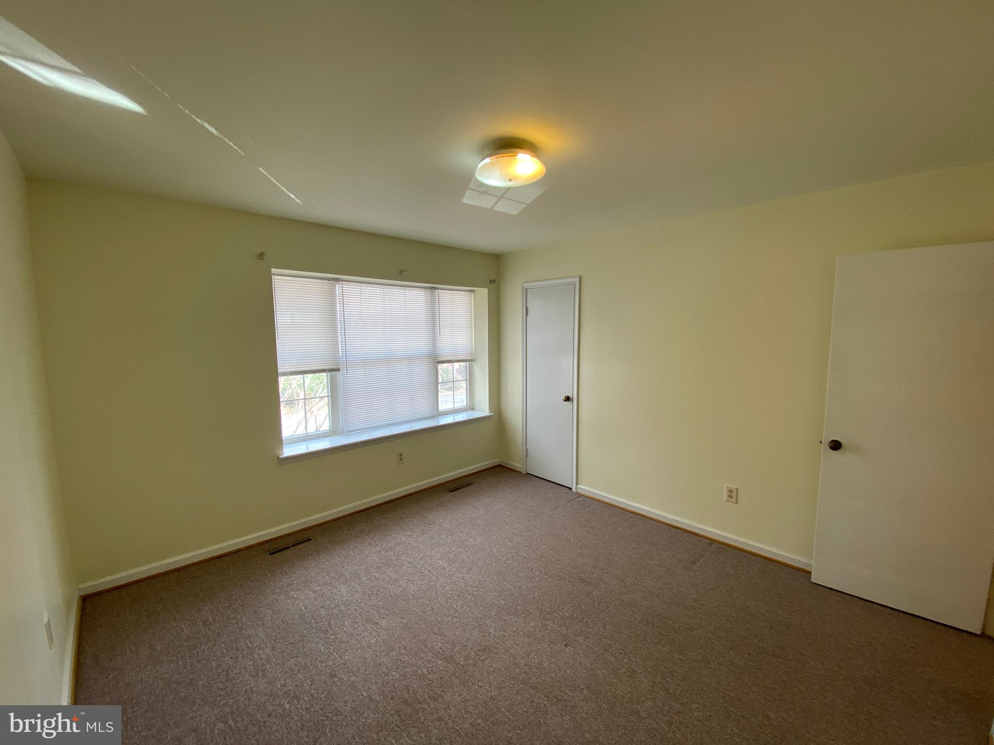 KINGS WOOD TOWNHOMES - Residential Lease