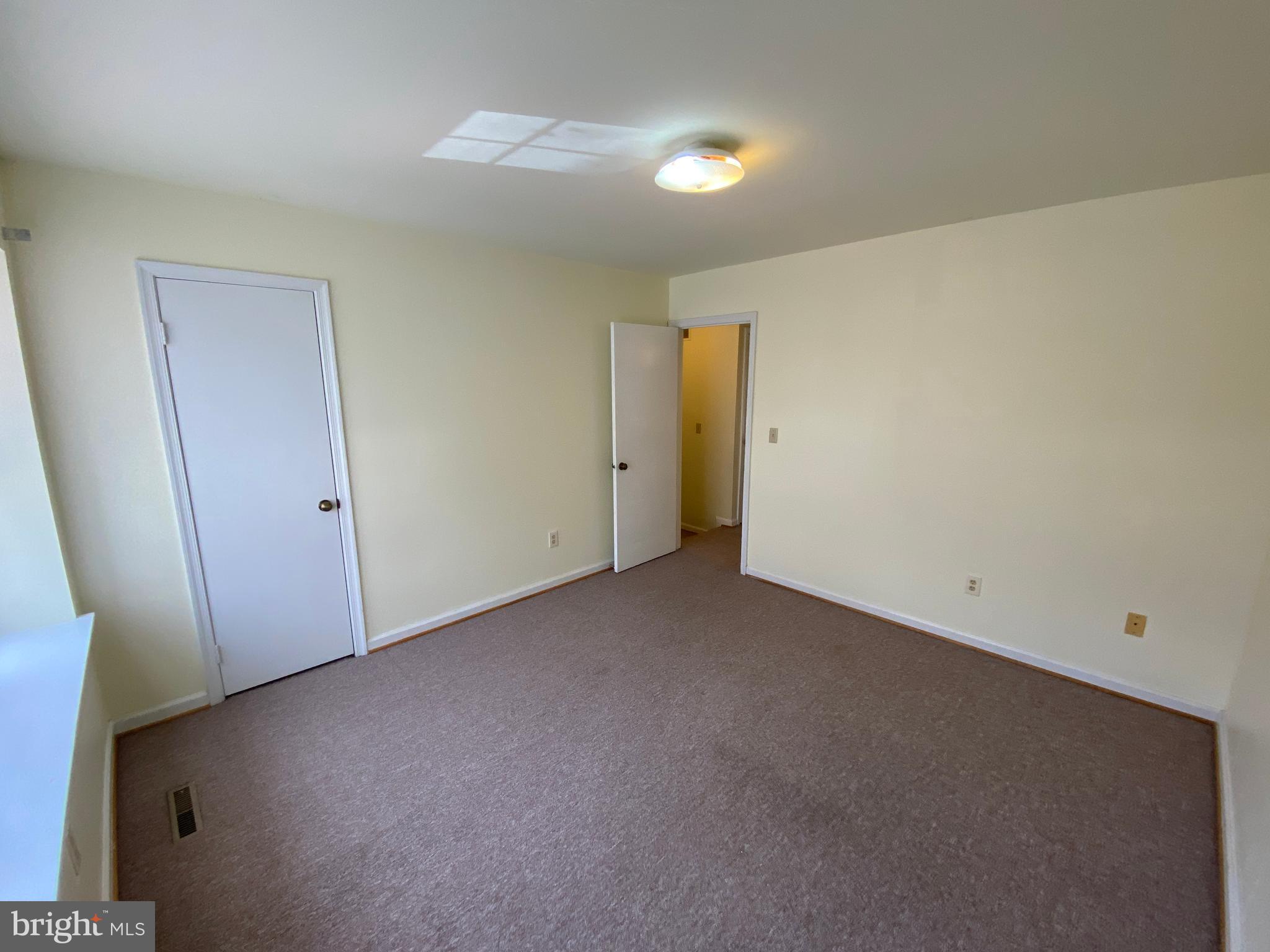 KINGS WOOD TOWNHOMES - Residential Lease