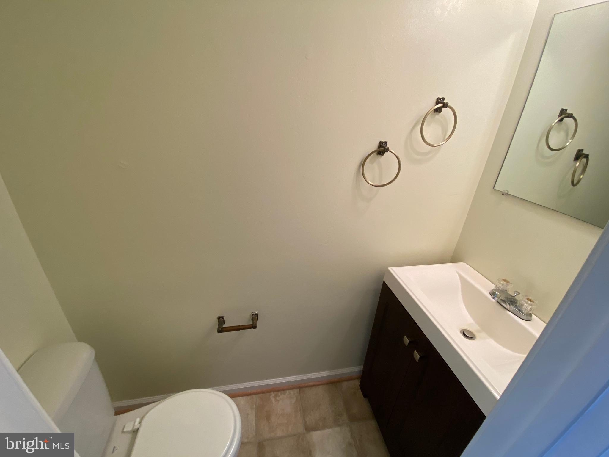 KINGS WOOD TOWNHOMES - Residential Lease