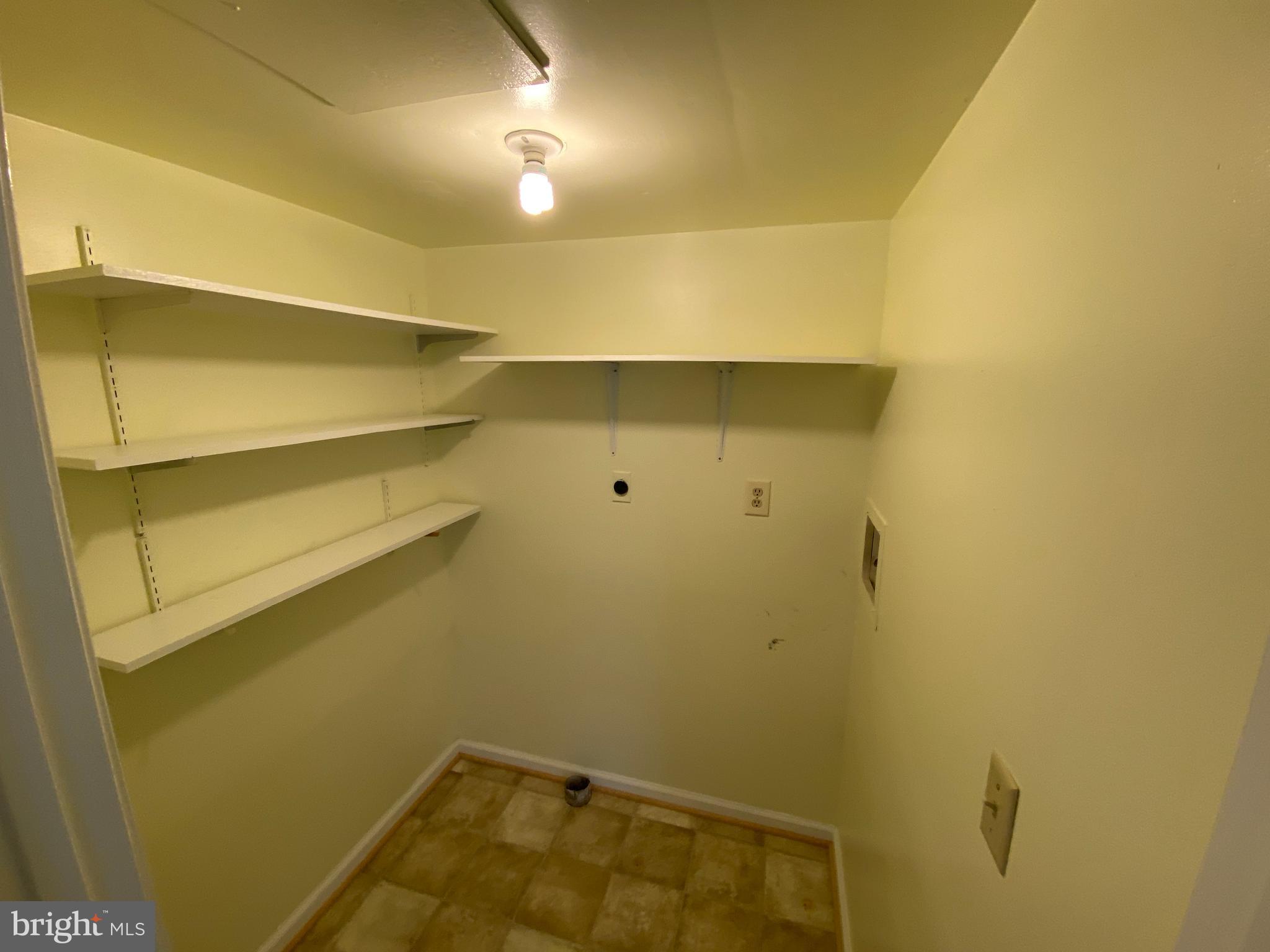 KINGS WOOD TOWNHOMES - Residential Lease