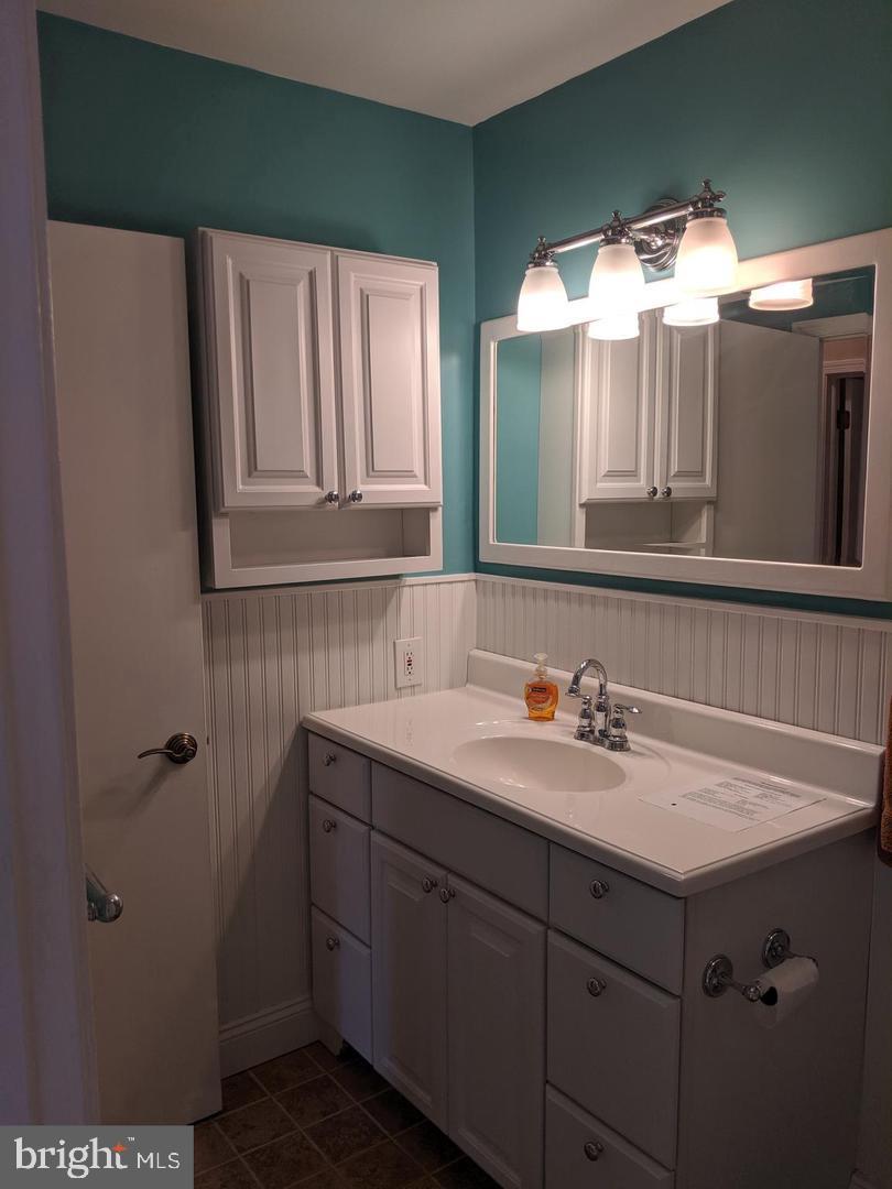 CHESTNUT GROVE - Residential Lease