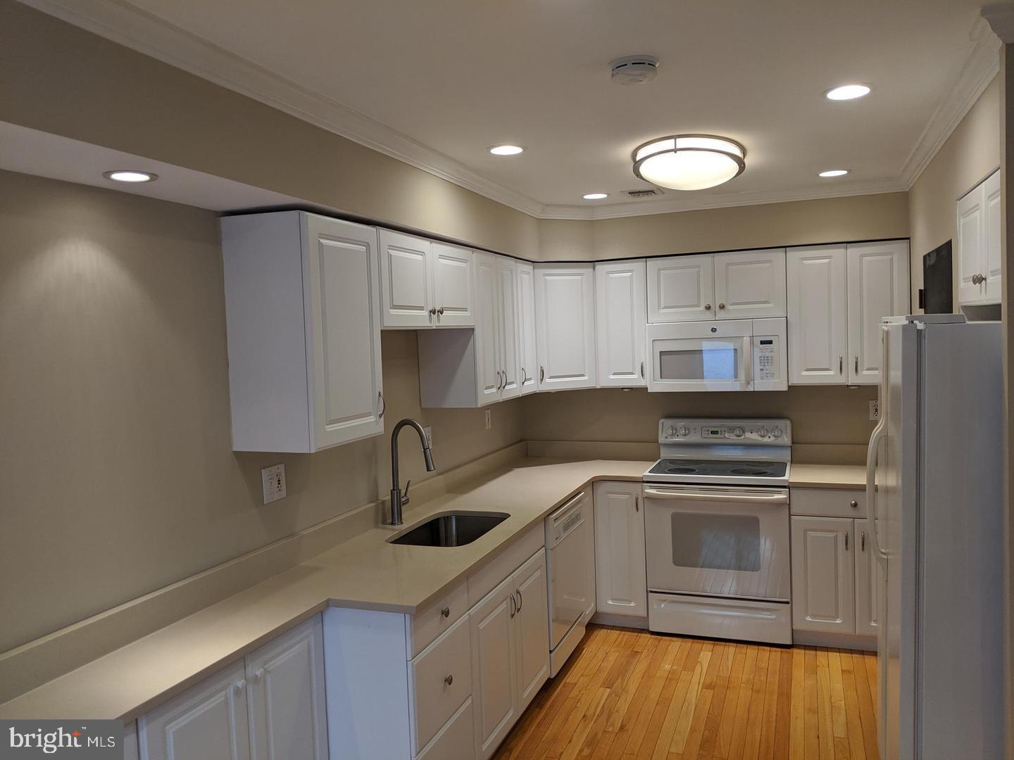 CHESTNUT GROVE - Residential Lease