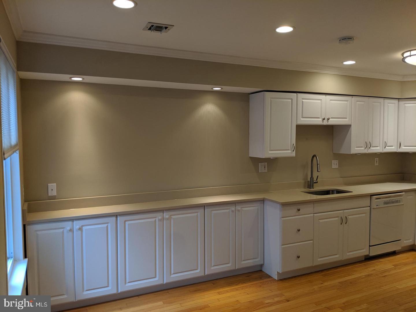 CHESTNUT GROVE - Residential Lease