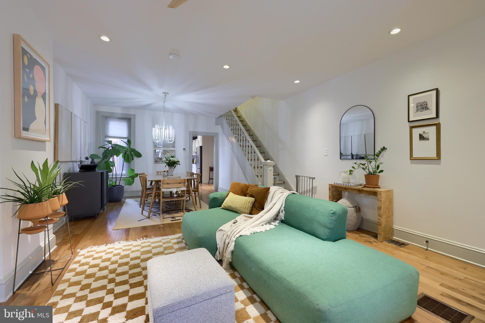 CHESTNUT HILL - Residential