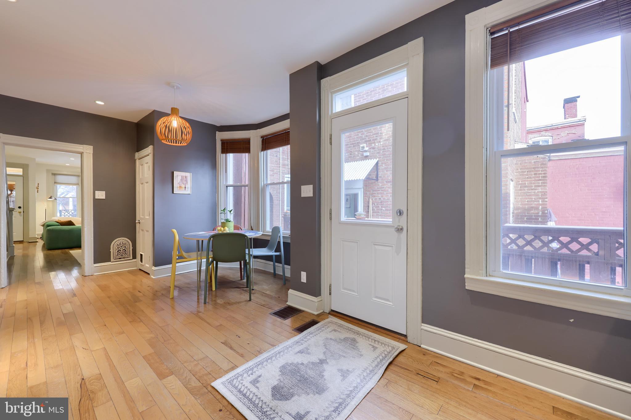 CHESTNUT HILL - Residential