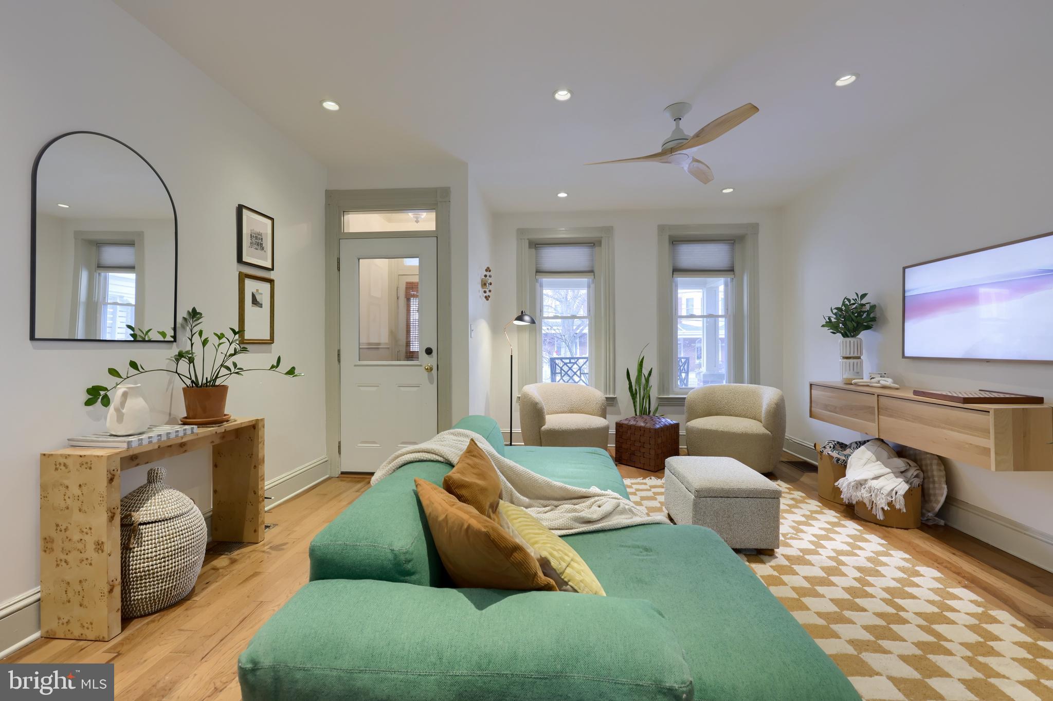 CHESTNUT HILL - Residential