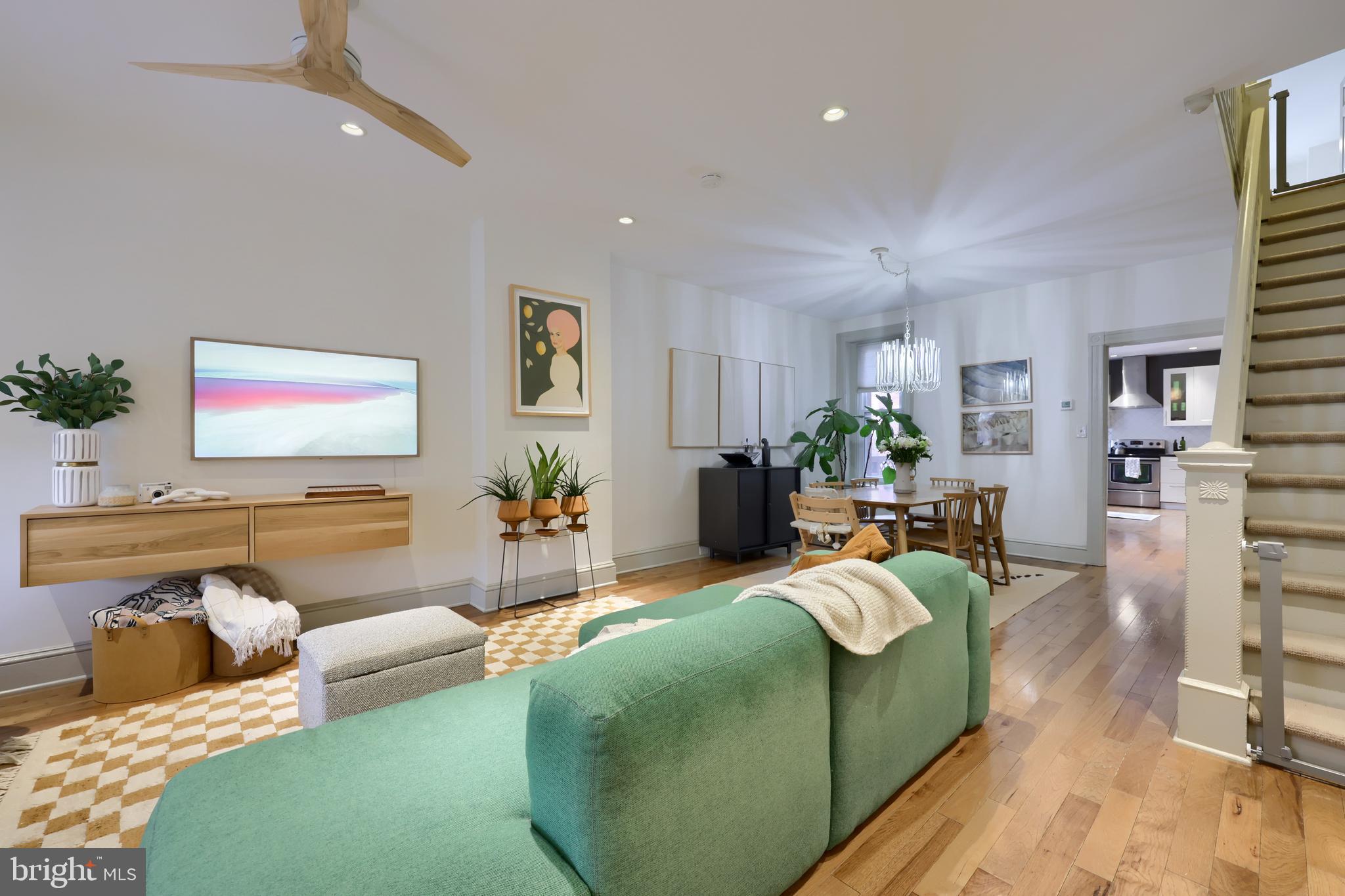 CHESTNUT HILL - Residential