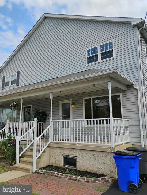 Townhouse For Rent - 761 Lincoln Avenue<br/> POTTSTOWN, PA 19464