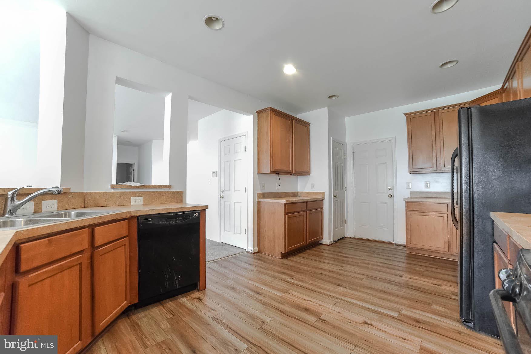 WESTBURY WEST - Residential Lease