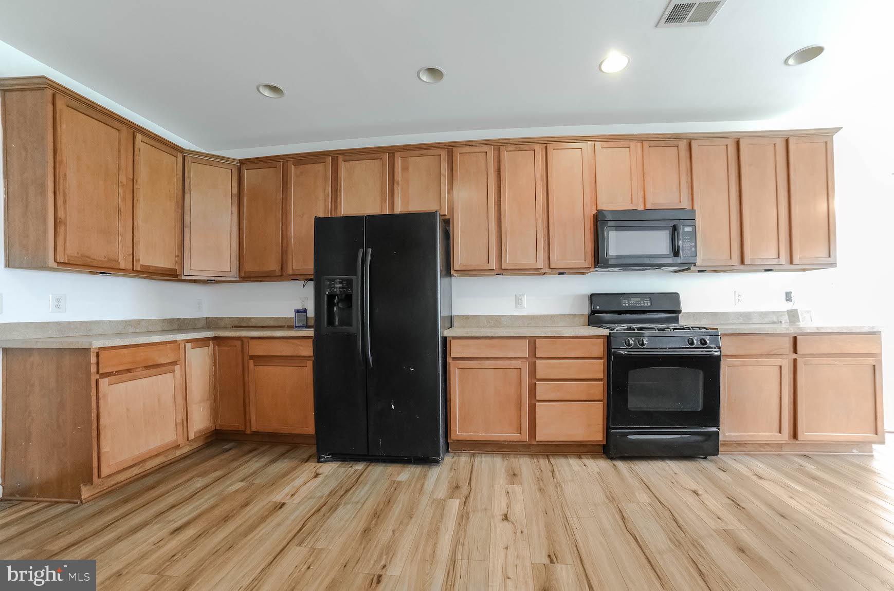 WESTBURY WEST - Residential Lease