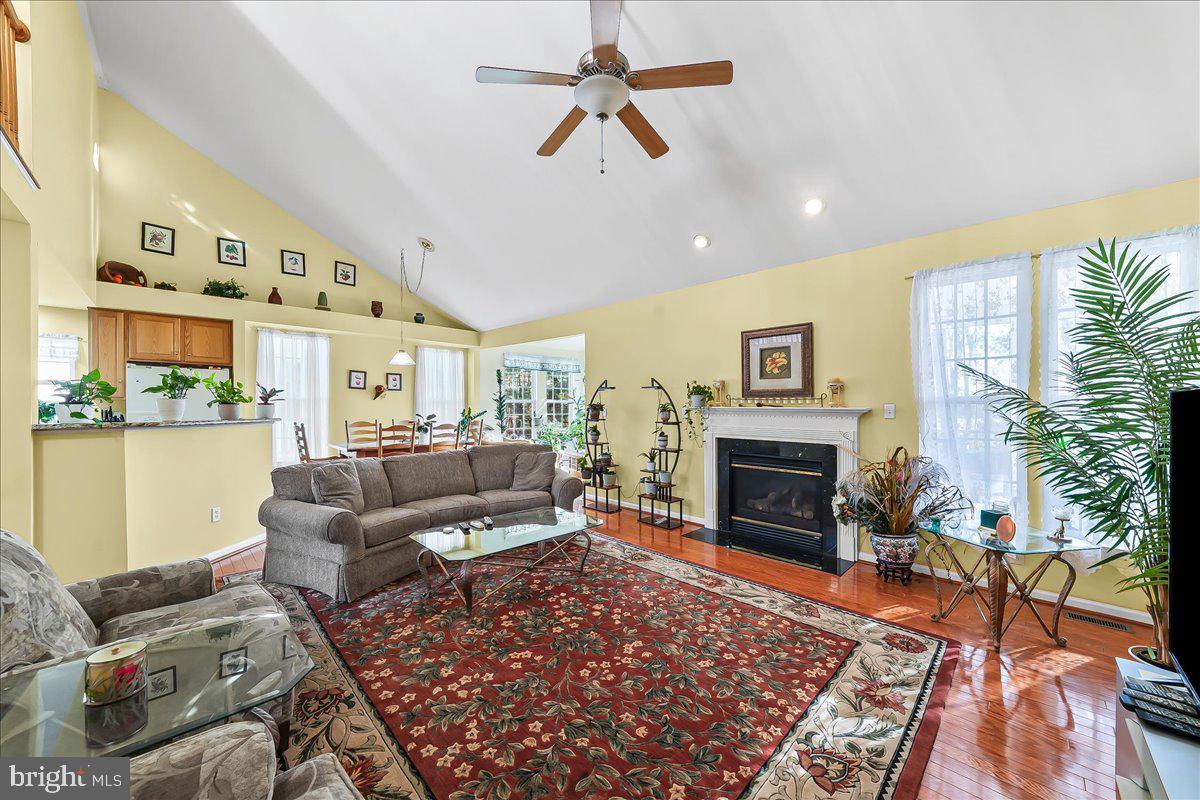 MIDDLETOWN CROSSING - Residential