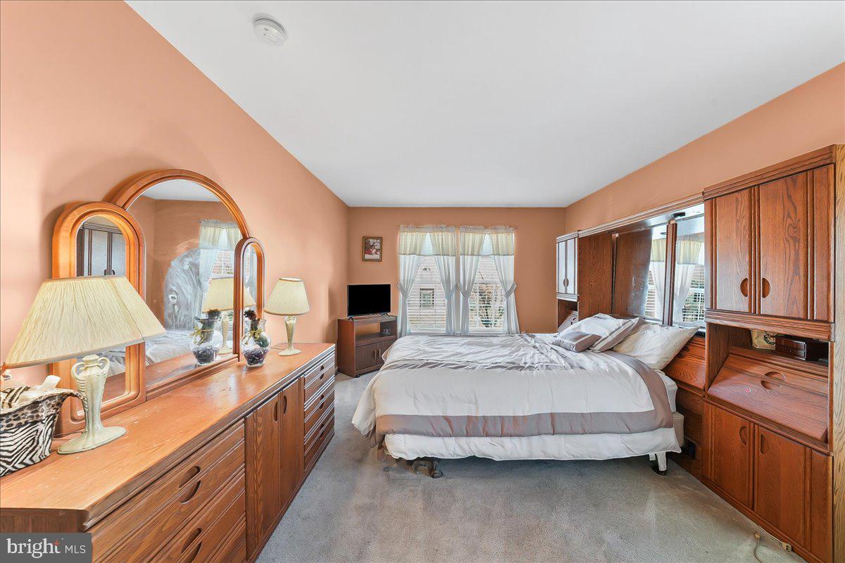 MIDDLETOWN CROSSING - Residential