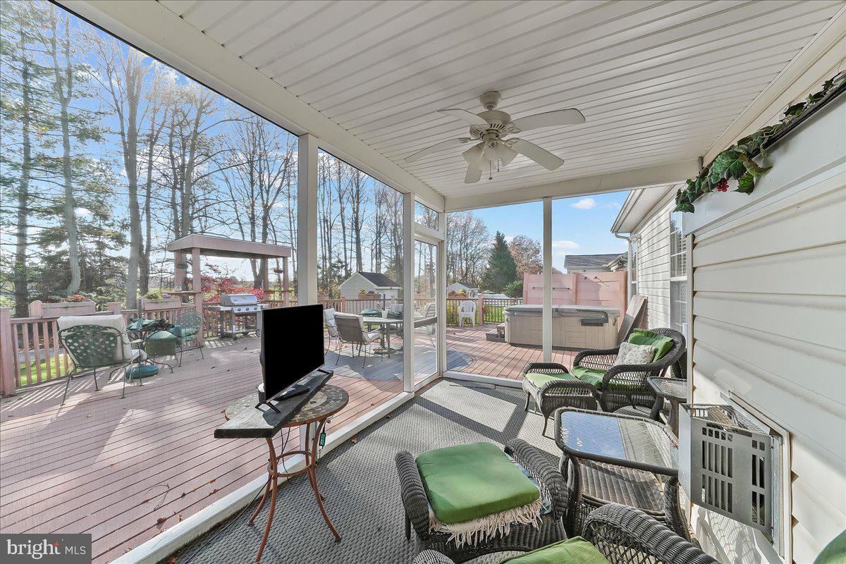MIDDLETOWN CROSSING - Residential