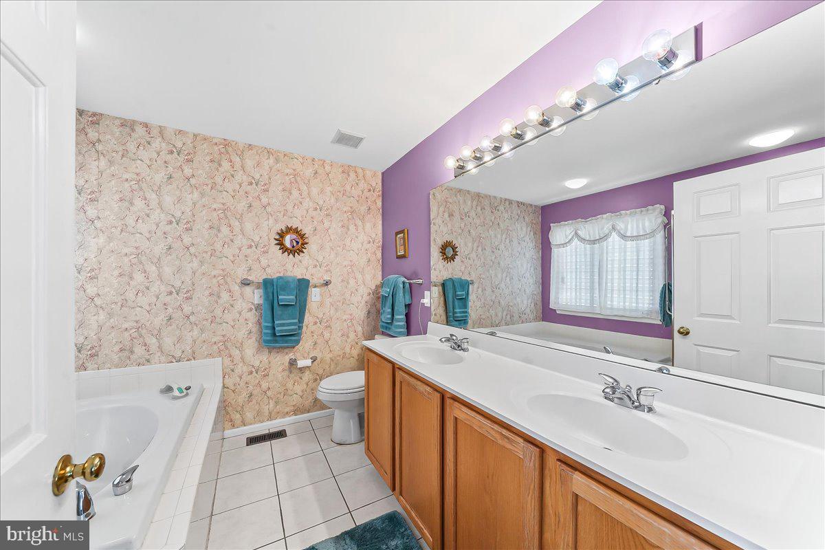 MIDDLETOWN CROSSING - Residential