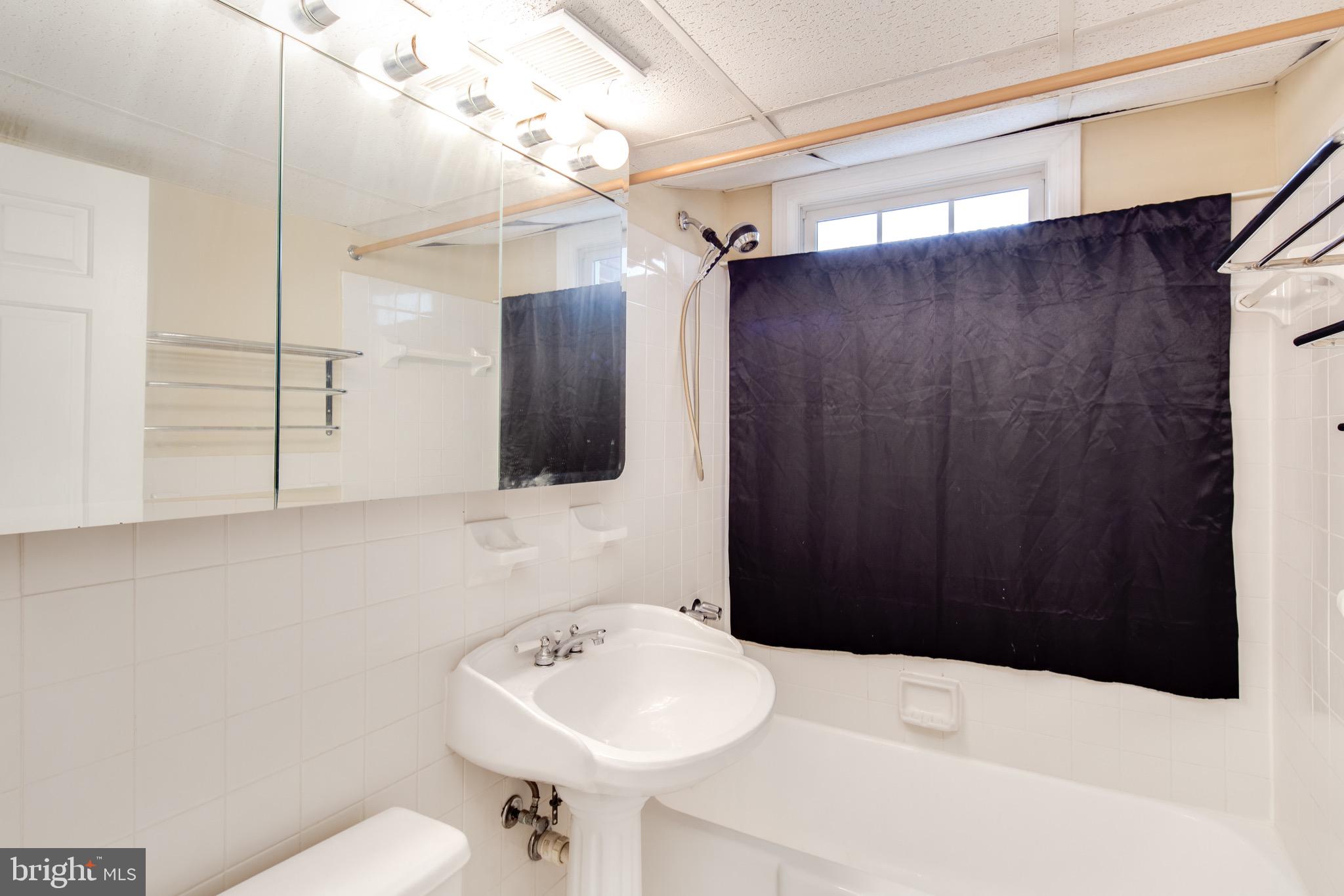 CANAL PLACE - Residential Lease