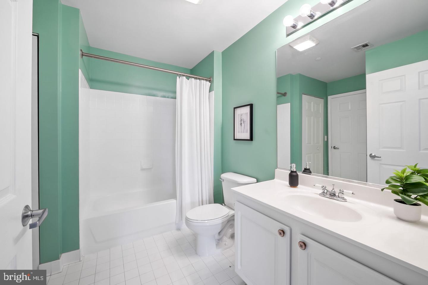 PIERSIDE AT HARBORVIEW - Residential