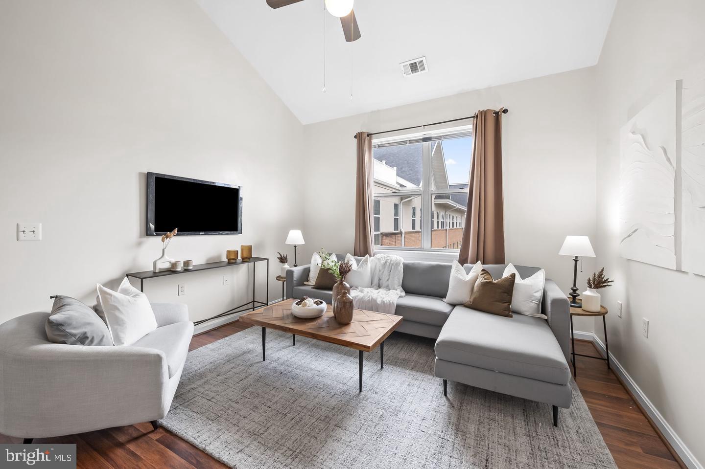 PIERSIDE AT HARBORVIEW - Residential