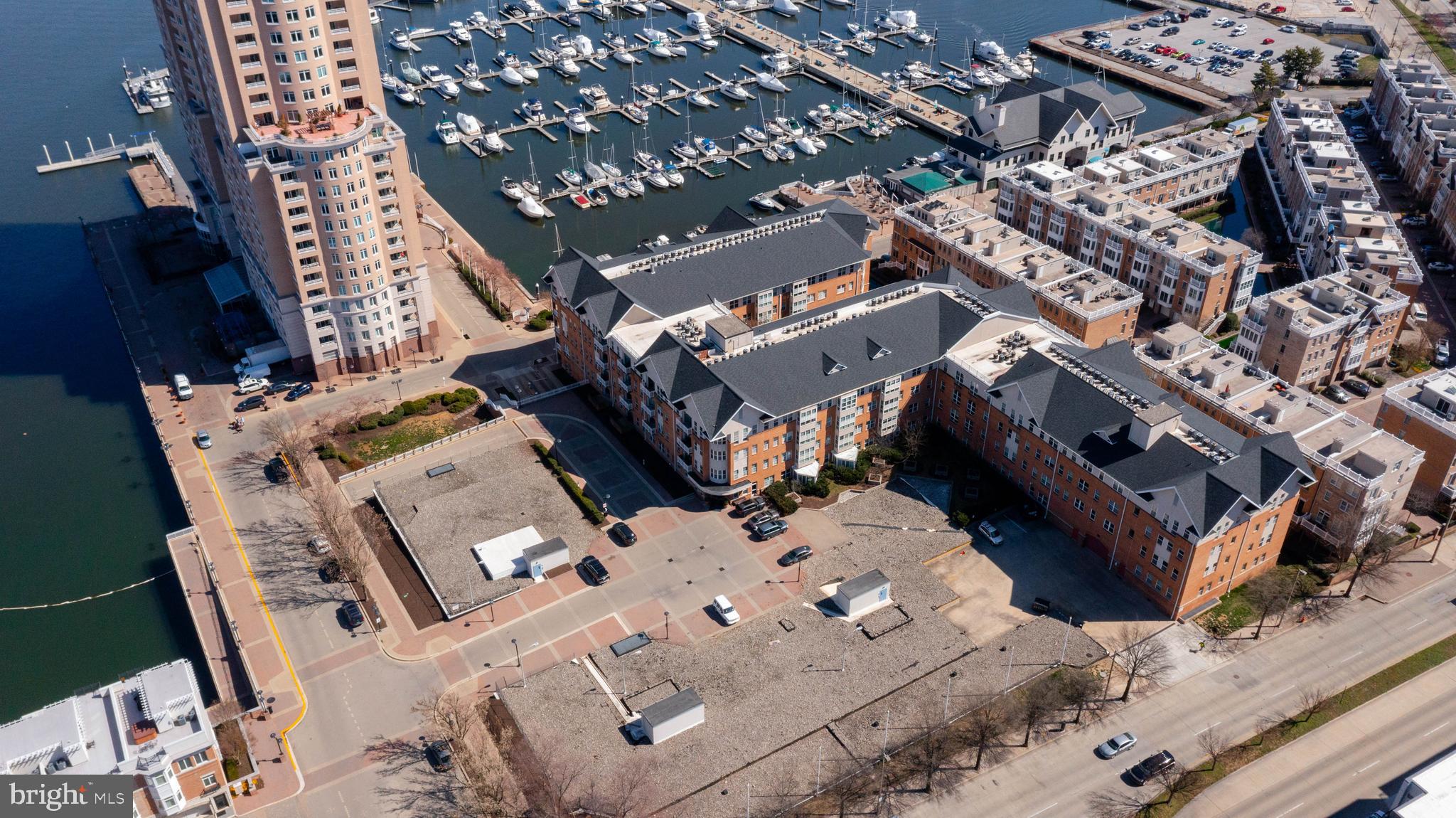 PIERSIDE AT HARBORVIEW - Residential