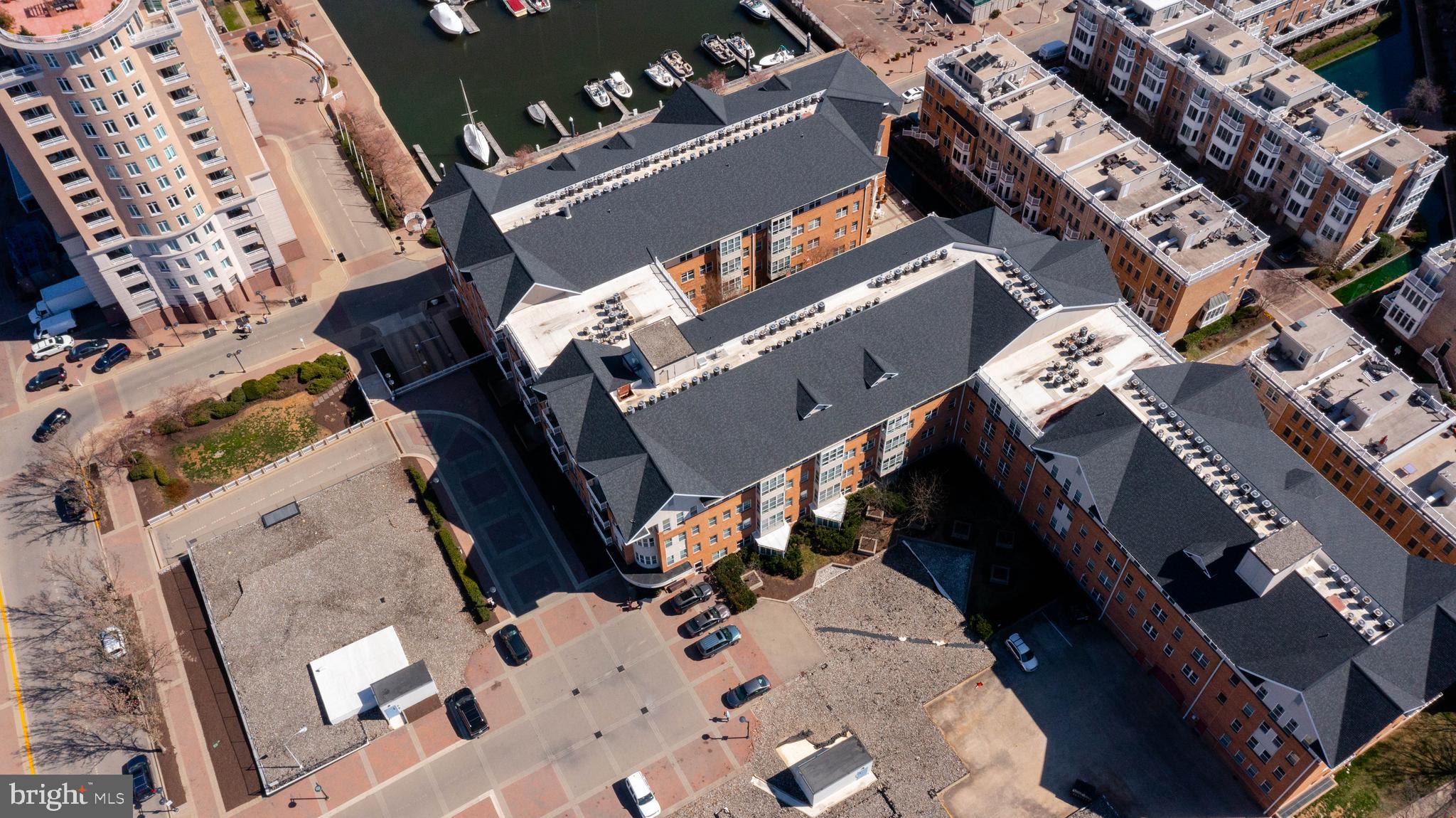 PIERSIDE AT HARBORVIEW - Residential