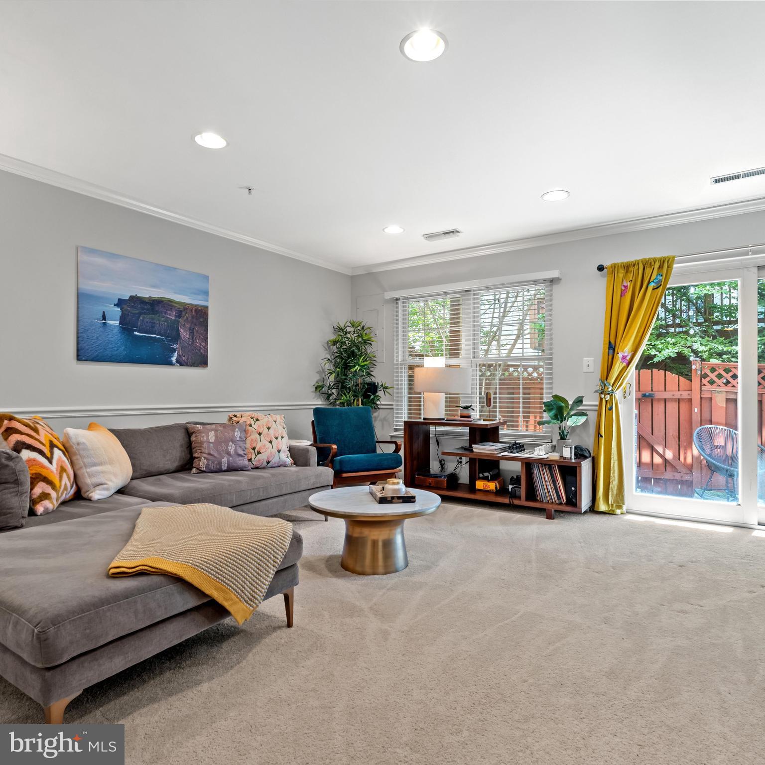 CAMERON STATION - Residential