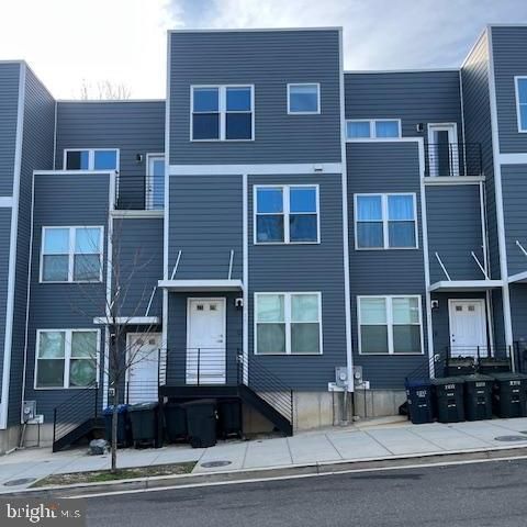 2210 HUNTER PLACE SE WASHINGTON DC 20020